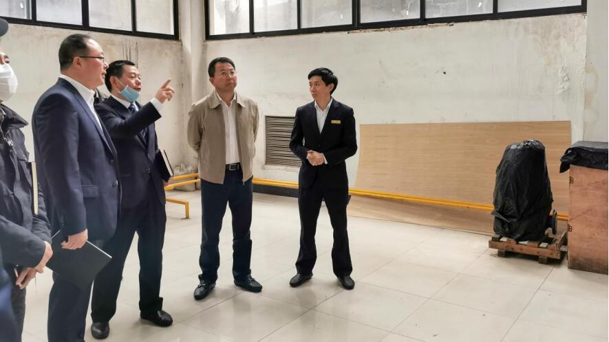 集团党委书记、董事长任丁会见川酒集团董事长曹勇一行